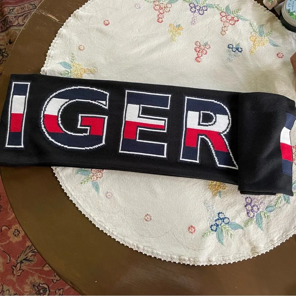 Tommy Hillfager Large Spell-out Collegiate Sweater Scarf. Black w/ RW&B. 76